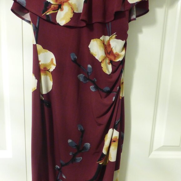 LE-CHATEAU burgundy floral print midi dress with cinched side - Picture 4 of 7